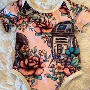 3/$10 ❤️ Star Wars Floral Onesie